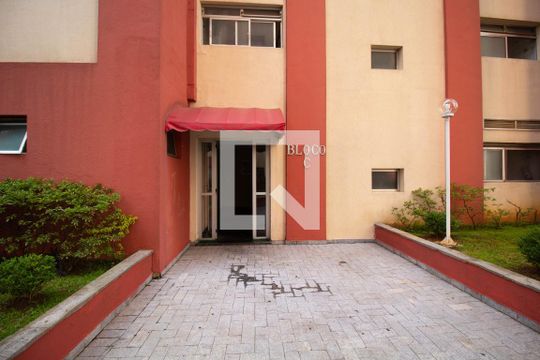 Fachada do bloco de apartamento à venda com 2 quartos, 50m² em Vila Santana, São Paulo