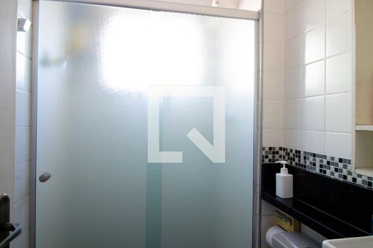 Banheiro de apartamento à venda com 2 quartos, 50m² em Vila Santana, São Paulo