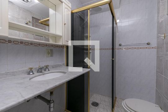 Banheiro da Suíte de casa à venda com 4 quartos, 188m² em Jardim Aeroporto, São Paulo