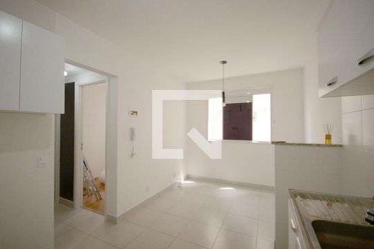 Apartamento à venda com 2 quartos, 32m² em Parque Fongaro, São Paulo