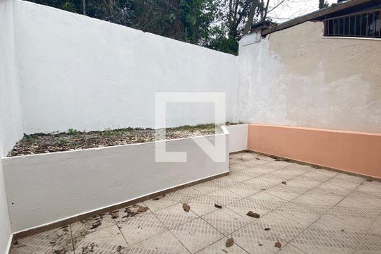 Quintal de casa à venda com 3 quartos, 120m² em Nova Aldeinha, Barueri