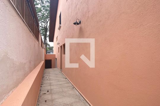 Corredor de casa à venda com 3 quartos, 120m² em Nova Aldeinha, Barueri