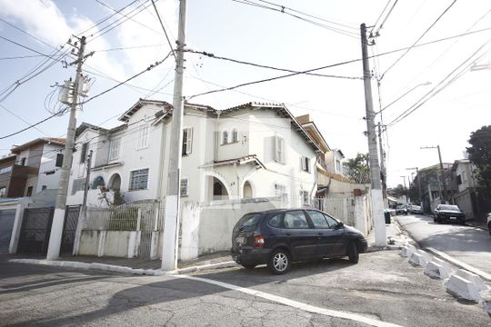 Fachada de casa à venda com 3 quartos, 200m² em Aclimação, São Paulo