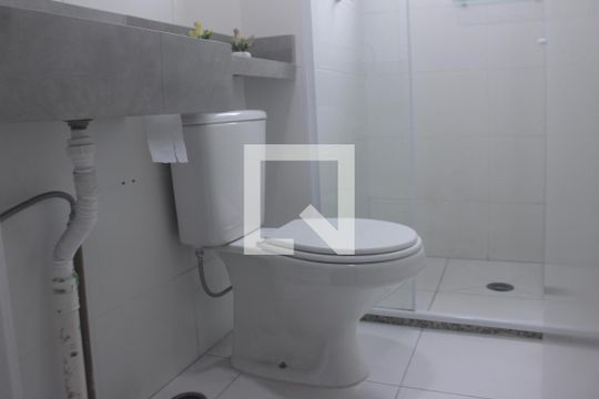 Banheiro do corredor de apartamento para alugar com 2 quartos, 41m² em Jardim Esmeralda, São Paulo
