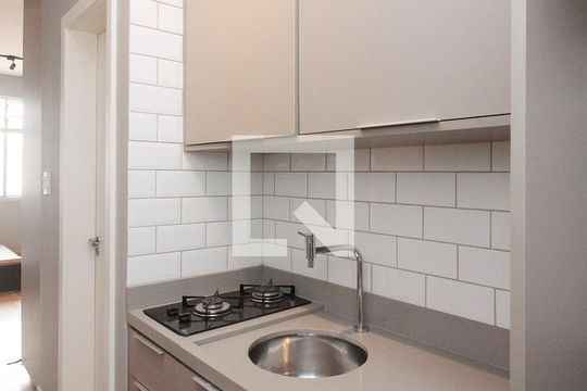 Cozinha de kitnet/studio para alugar com 1 quarto, 25m² em Bela Vista, São Paulo