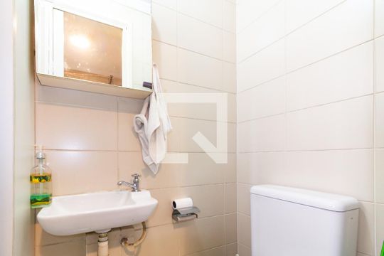 Banheiro 2 de apartamento para alugar com 2 quartos, 68m² em Jardim Pinheiros, São Paulo
