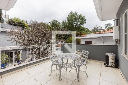 Varanda da Suíte 1 de casa à venda com 4 quartos, 800m² em Jardim das Bandeiras, São Paulo