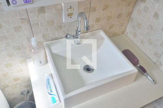 Casa de Condomínio à venda com 3 quartos, 90m² em Olaria, Canoas