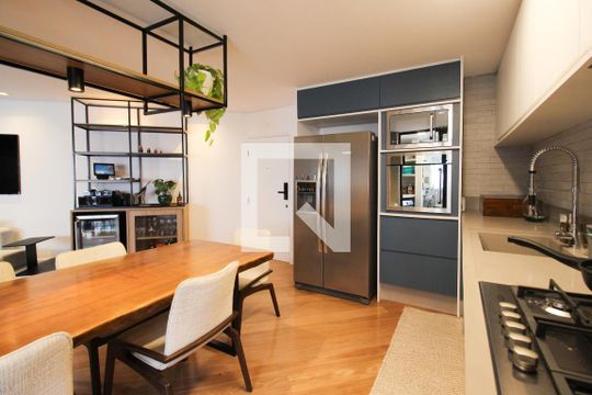 Cozinha de apartamento à venda com 2 quartos, 150m² em Vila Olímpia, São Paulo