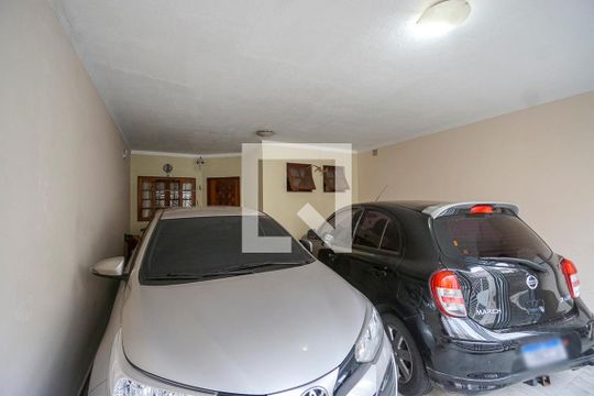 Garagem de casa à venda com 3 quartos, 250m² em Chácara Califórnia, São Paulo