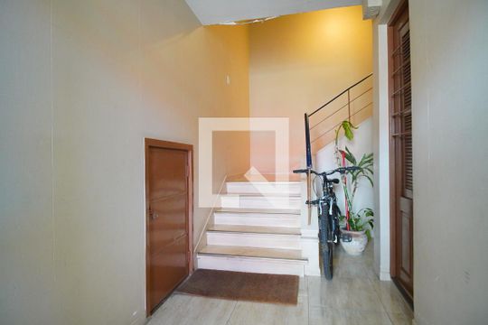 Hall de Entrada de apartamento à venda com 2 quartos, 70m² em Navegantes, Porto Alegre