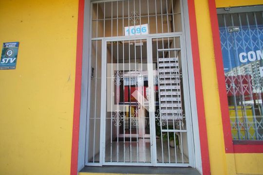 Fachada  de apartamento à venda com 2 quartos, 70m² em Navegantes, Porto Alegre