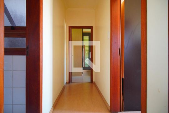Corredor  de apartamento à venda com 2 quartos, 70m² em Navegantes, Porto Alegre