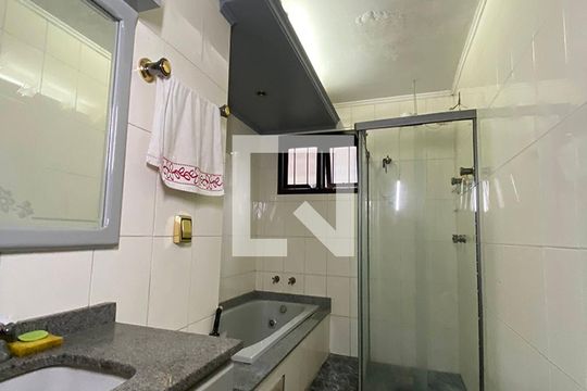 Banheiro da Suíte de casa para alugar com 4 quartos, 250m² em Ouro Branco, Novo Hamburgo