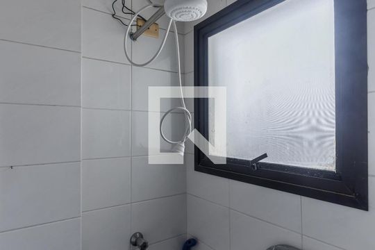 Área de Serviço - Banheiro de apartamento para alugar com 3 quartos, 114m² em Sumaré, São Paulo