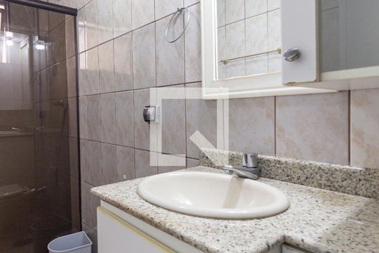 Banheiro de apartamento à venda com 2 quartos, 68m² em Jaguaré, São Paulo