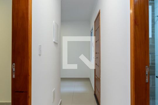 Corredor dos Quartos de apartamento para alugar com 2 quartos, 48m² em Água Fria, São Paulo