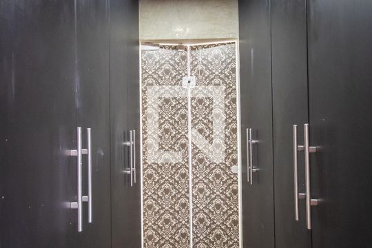 Closet da Suíte 1 de casa para alugar com 3 quartos, 420m² em Adalgisa, São Paulo
