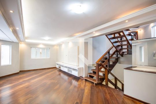 Sala de Estar de casa para alugar com 3 quartos, 420m² em Adalgisa, São Paulo