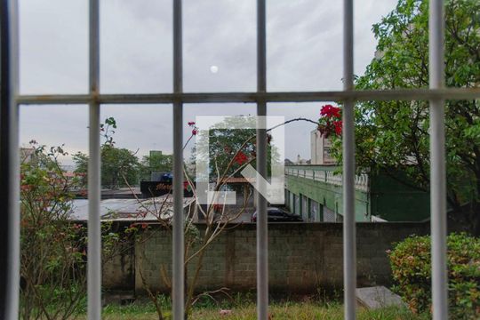 Vista Quarto 1 de apartamento para alugar com 2 quartos, 52m² em Conjunto Habitacional Padre José de Anchieta, São Paulo