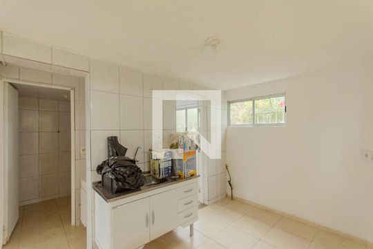 Cozinha  de apartamento para alugar com 2 quartos, 52m² em Conjunto Habitacional Padre José de Anchieta, São Paulo