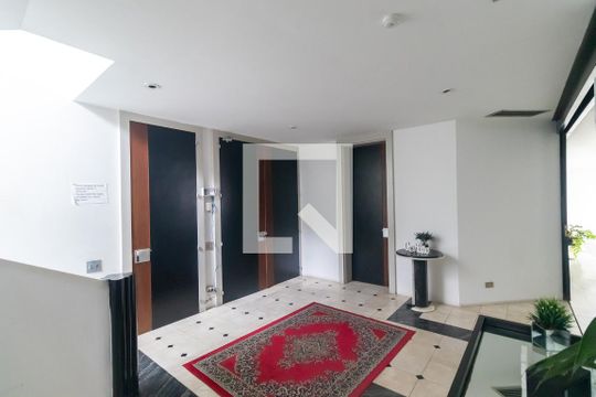 Hall social de casa à venda com 4 quartos, 700m² em Vila Madalena, São Paulo