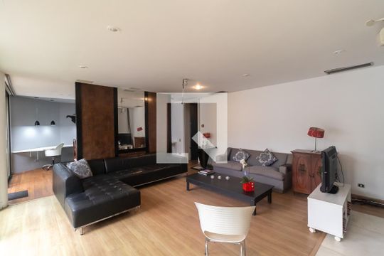 Sala de casa à venda com 4 quartos, 700m² em Vila Madalena, São Paulo
