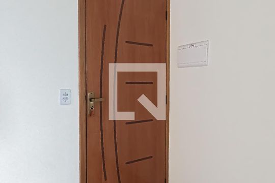Entrada de apartamento para alugar com 2 quartos, 42m² em Jardim Silvestre, Guarulhos