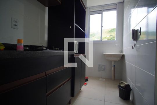 Cozinha  de apartamento à venda com 2 quartos, 46m² em Morro Santana, Porto Alegre