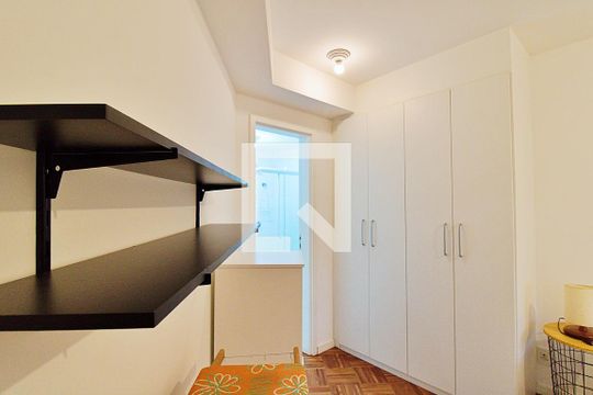 Suíte  de apartamento à venda com 1 quarto, 63m² em Jardim Leonor, São Paulo