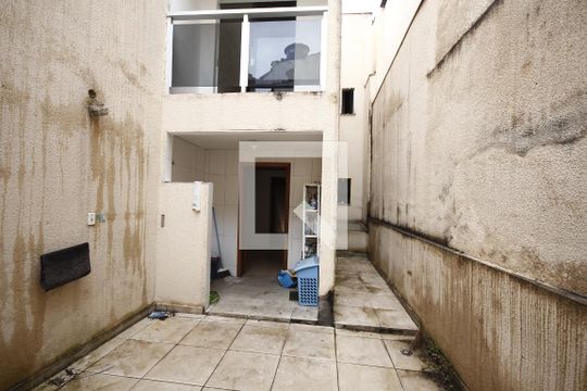 Quintal de casa à venda com 2 quartos, 85m² em Paraíso, São Paulo