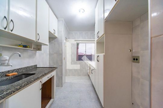 Cozinha de apartamento para alugar com 2 quartos, 60m² em Vila Valparaiso, Santo André