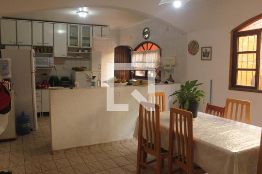 Cozinha de casa à venda com 3 quartos, 150m² em Jardim Ubirajara (zona Sul), São Paulo