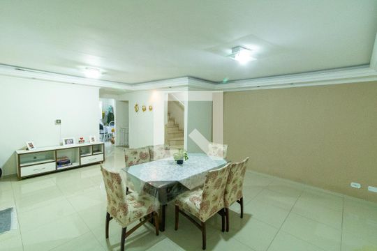 Casa para alugar com 3 quartos, 400m² em Vila Rio Branco, São Paulo