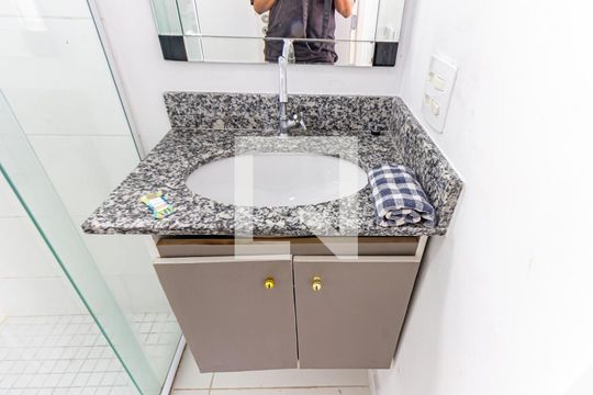 Banheiro de apartamento à venda com 1 quarto, 20m² em Brás, São Paulo