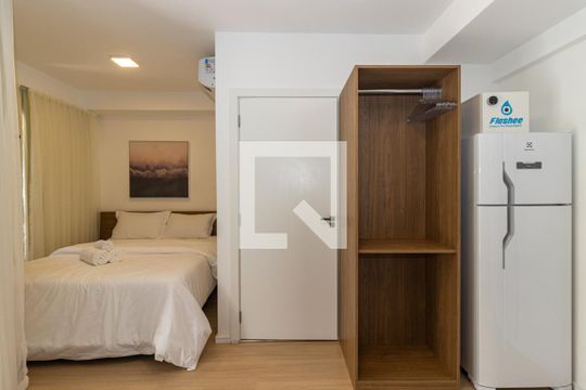 Sala e Cozinha de kitnet/studio à venda com 1 quarto, 27m² em Vila Nova Conceição, São Paulo
