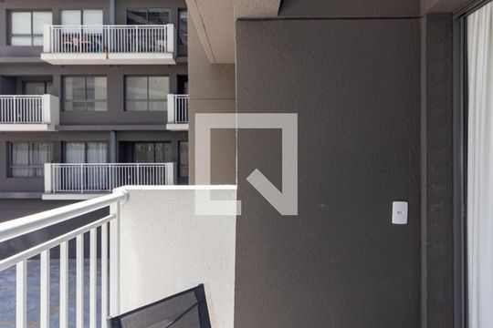 Varanda de kitnet/studio à venda com 1 quarto, 27m² em Vila Nova Conceição, São Paulo