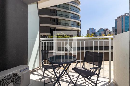 Varanda de kitnet/studio à venda com 1 quarto, 27m² em Vila Nova Conceição, São Paulo