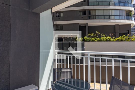 Varanda de kitnet/studio à venda com 1 quarto, 27m² em Vila Nova Conceição, São Paulo