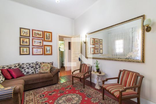 Casa à venda com 5 quartos, 200m² em Santo Antônio, Porto Alegre