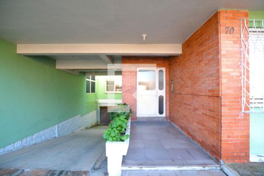 Entrada de apartamento à venda com 1 quarto, 41m² em Camaquã, Porto Alegre