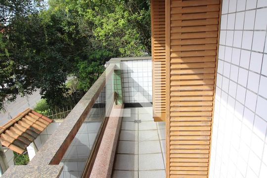 Sacada da Sala 1 de casa à venda com 4 quartos, 280m² em Tristeza, Porto Alegre