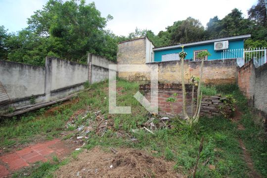 Quintal de casa à venda com 4 quartos, 280m² em Tristeza, Porto Alegre