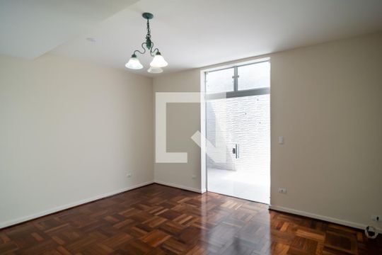 Sala de casa à venda com 3 quartos, 140m² em Campo Belo, São Paulo