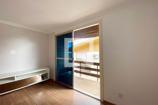 Sala de apartamento para alugar com 2 quartos, 80m² em Ouro Branco, Novo Hamburgo