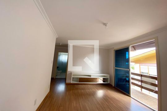 Sala de apartamento para alugar com 2 quartos, 80m² em Ouro Branco, Novo Hamburgo