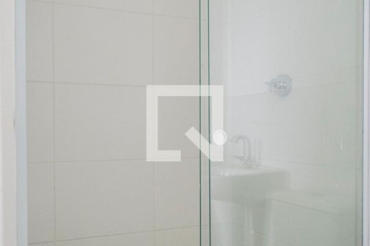 Banheiro de apartamento para alugar com 2 quartos, 38m² em Vila Santa Maria, São Paulo