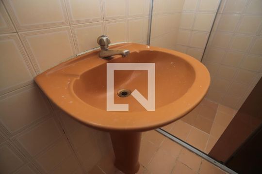 Banheiro de apartamento para alugar com 1 quarto, 32m² em Perdizes, São Paulo