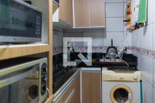 Cozinha de casa de condomínio à venda com 2 quartos, 65m² em São José, Porto Alegre