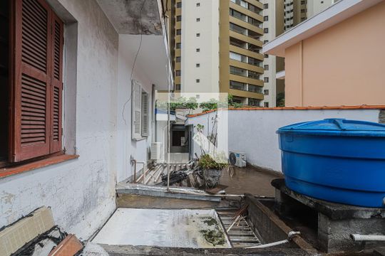 Quintal de casa à venda com 2 quartos, 103m² em Alto de Pinheiros, São Paulo